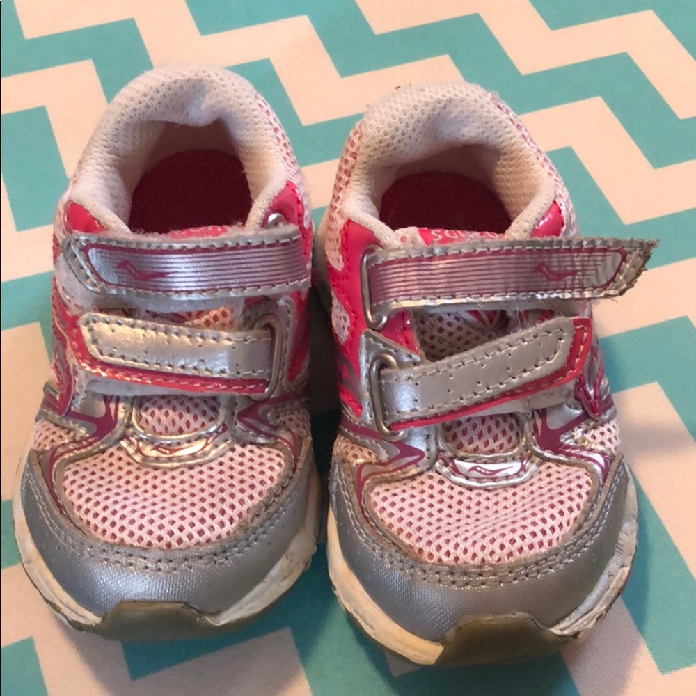Saucony size 5
